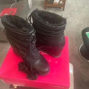 Shoe Dazzle Black Winter Boots with Faux Fur